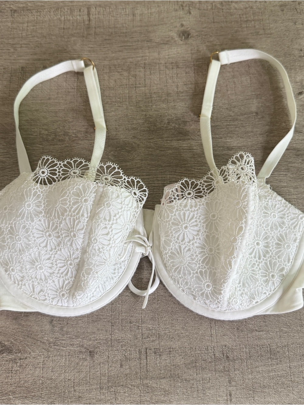 Victoria’s Secret Y2K Very Sexy White Eyelet Floral Padded Balconette Bra 34D